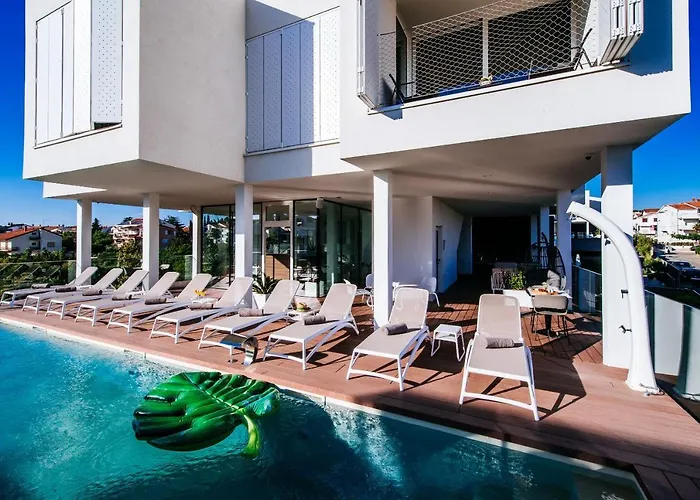 Dedaj - Auri Apartman Zára