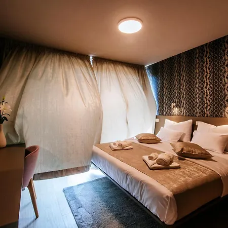 Dedaj - Auri Apartment *